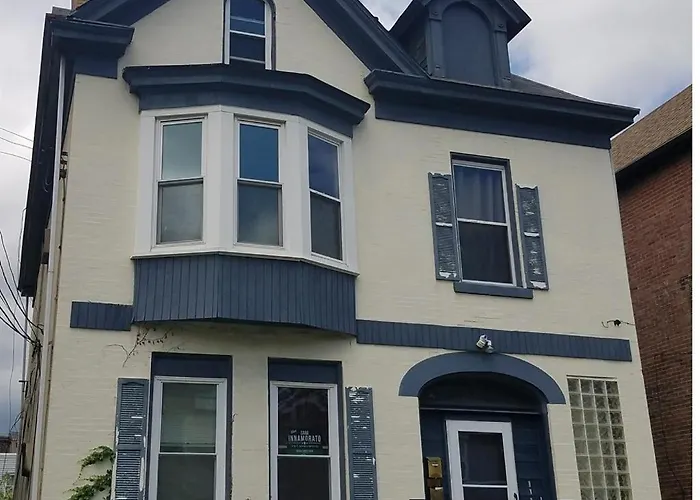 2br 1bath 4 Beds Entire In Bloomfield *