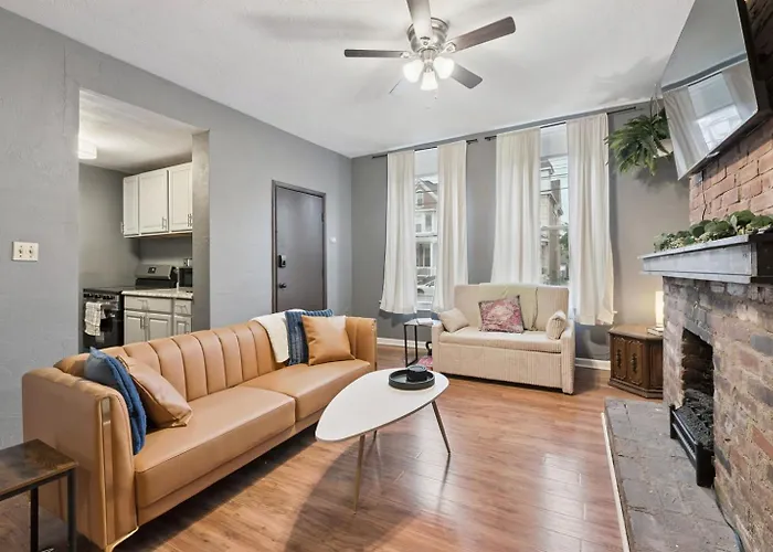 2br 1bath 4 Beds Entire In Bloomfield * Pittsburgh